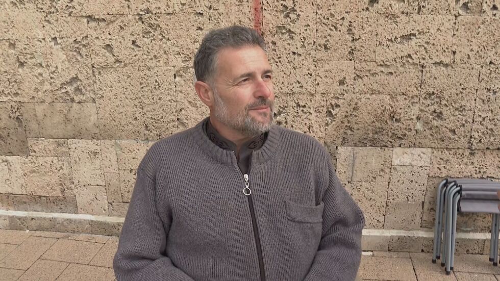  Отец Иван приключва митинга си на Благовещение 