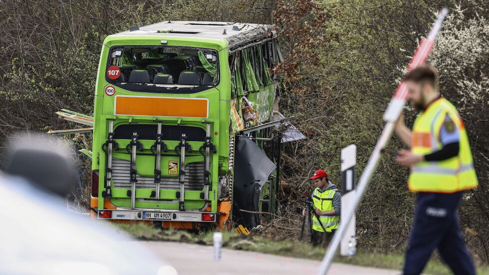 Автобусна катастрофа с жертви и ранени на магистрала в Германия (ВИДЕО И СНИМКИ) 