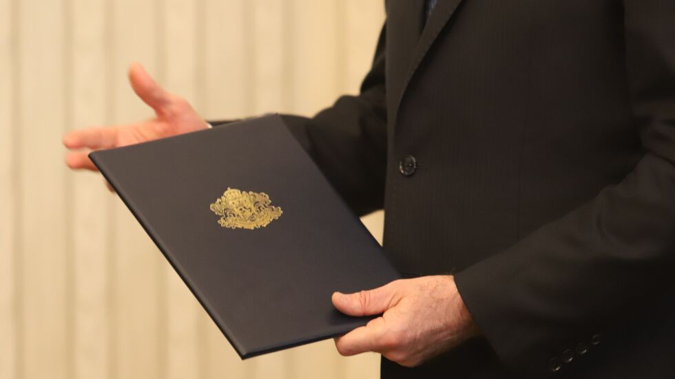  Официално: България отива на предварителни парламентарни избори 