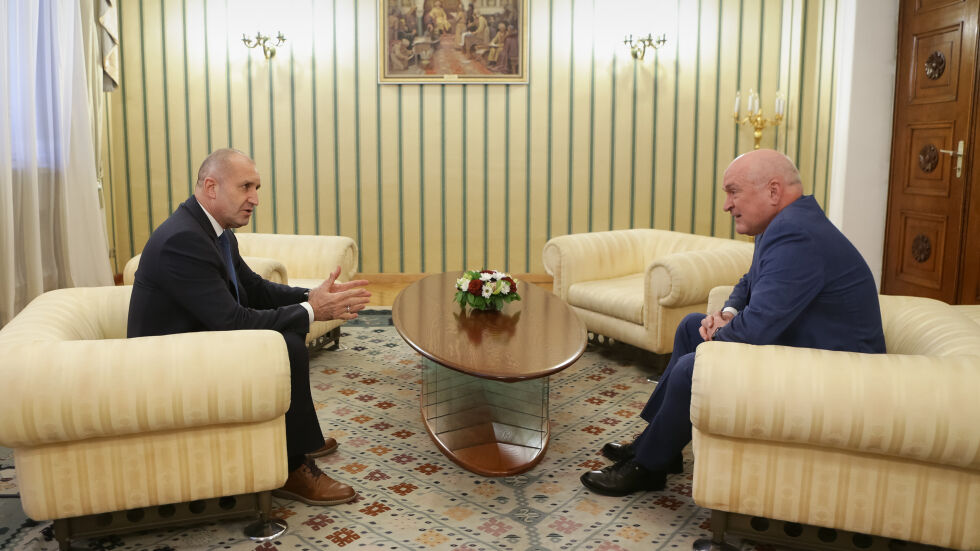  Президентът издаде декрет за измененията в служебния кабинет 