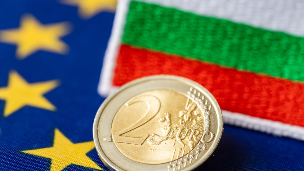 Икономисти: 1 януари към този момент не е дата за еврозоната. Никой не е влезнал в нея с минимална заплата под €500 