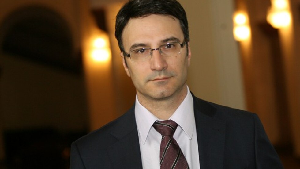 Антикорупционната комисия издирва Симеон Дянков да обясни произход на доходи 
