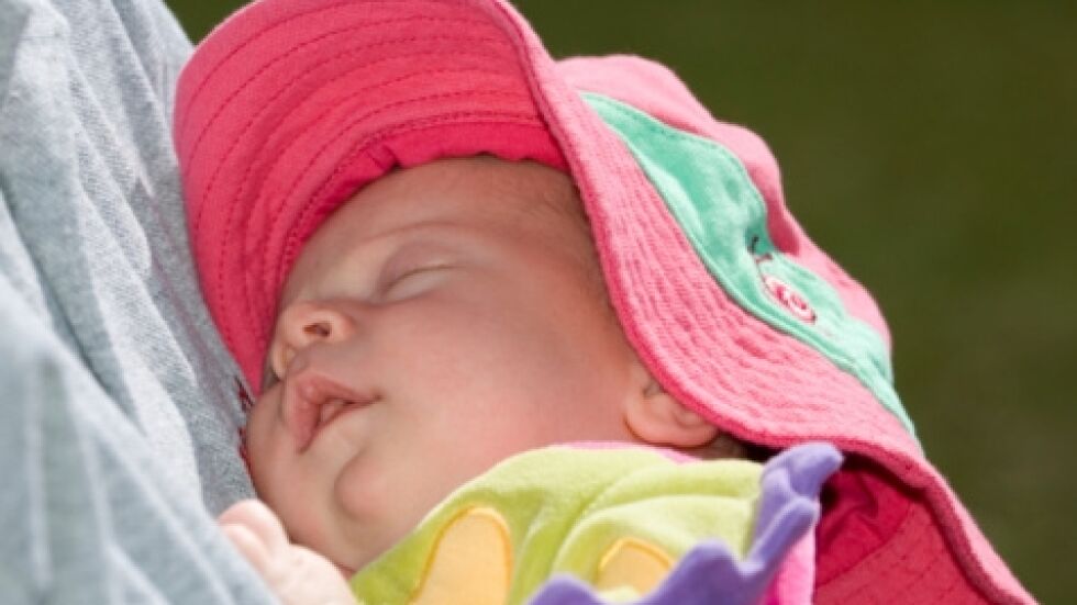 Слънцезащитен крем за бебето – откога?