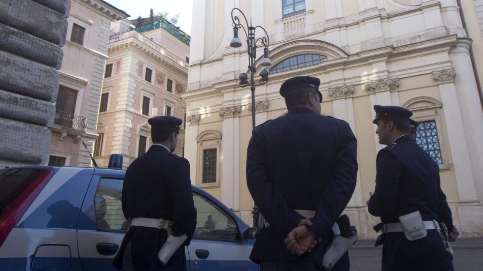 В Италия арестуваха 22-ма мафиоти, близки до издирвания бос на Коза ностра Матео Денаро