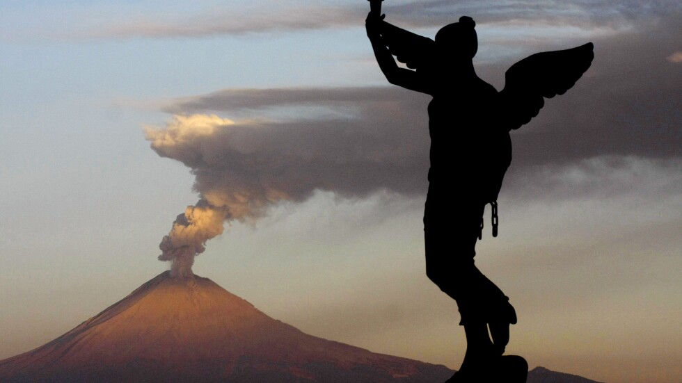 Мощно изригване: Вулканът Попокатепетъл се активизира