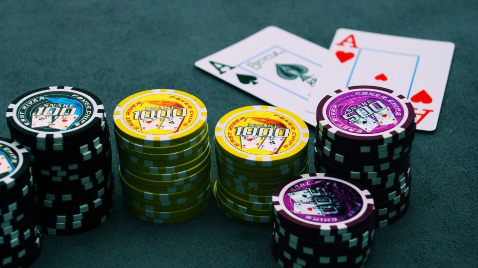 Защо покер играчите мислят като икономисти?