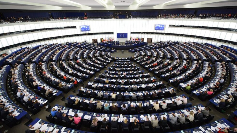 Какво е да си евродепутат – в евро и привилегии