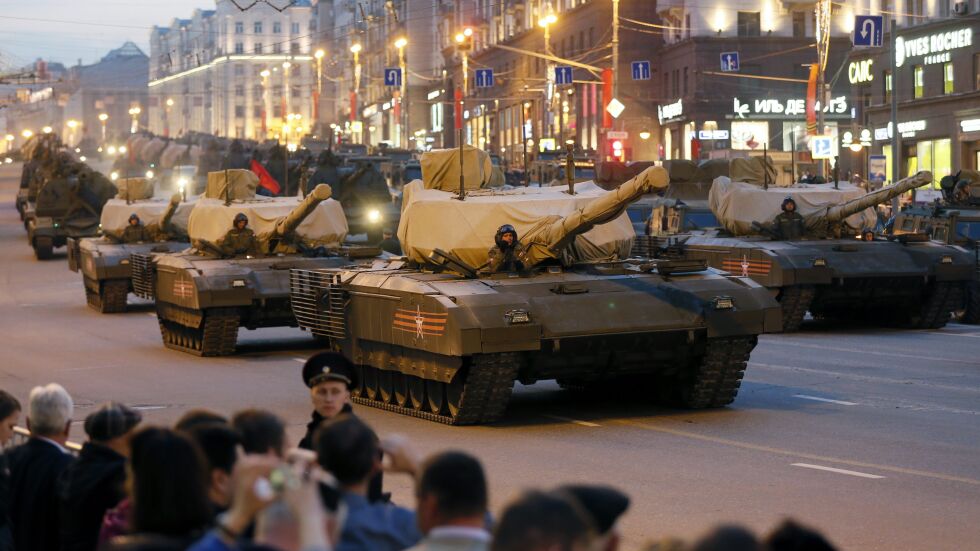 Роботизиран танк, супер гаубица и куп върхови руски военни разработки