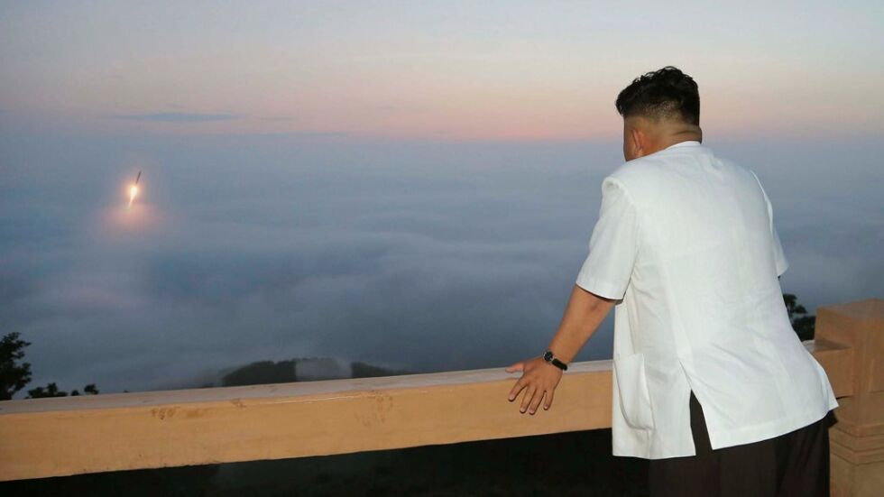 Северна Корея изстреля балистична ракета от подводница