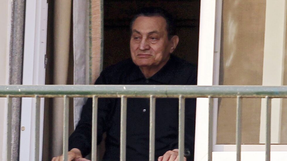 Хосни Мубарак е осъден на три години затвор