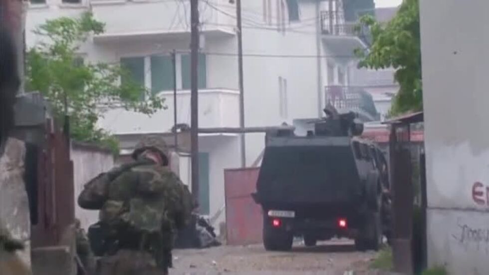 Видео показва как македонските власти арестуват терористи в Куманово