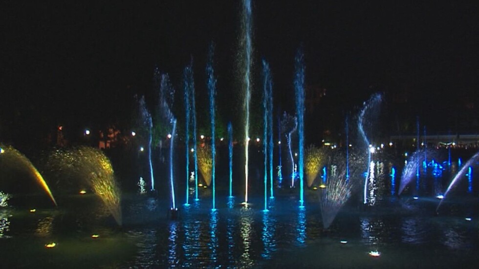 В Пловдив откриха възстановените пеещи фонтани (СНИМКИ)