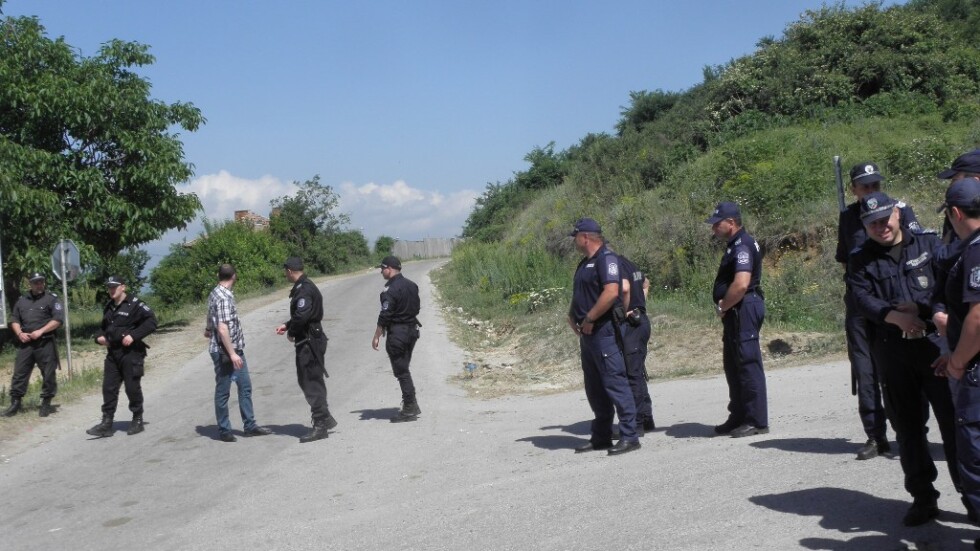 ДНСК се готви да премахне незаконната махала в Гърменско
