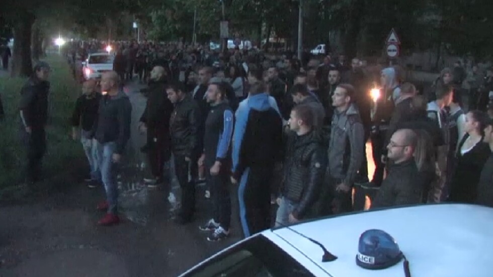 Напрежение пред ромската махала в Раднево заради побоя над тримата младежи