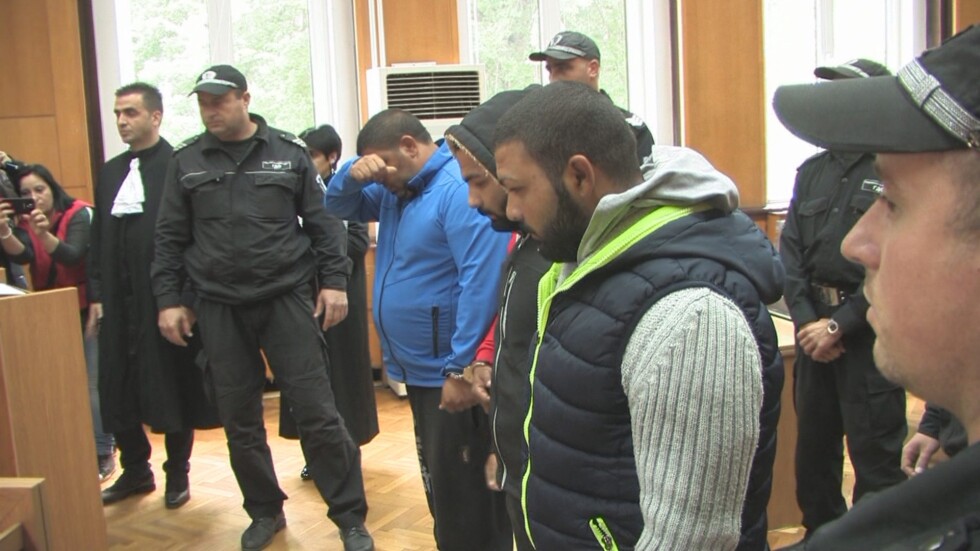 Четиримата биячи от Раднево остават в ареста за постоянно (ОБЗОР)
