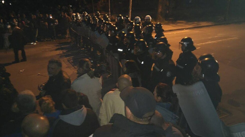 Без сблъсъци приключи третият ден на протести в Раднево
