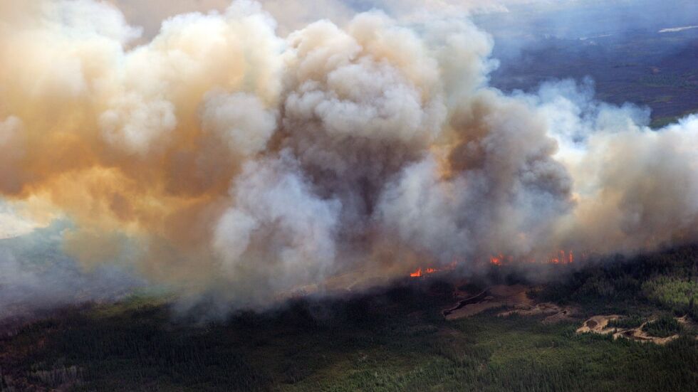 Огромният пожар в Канада ще гори с месеци