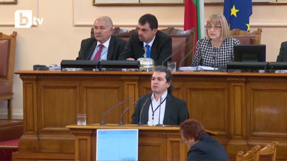 Тошко Йорданов към депутатите: Не сте богове, трябва да спазите закона