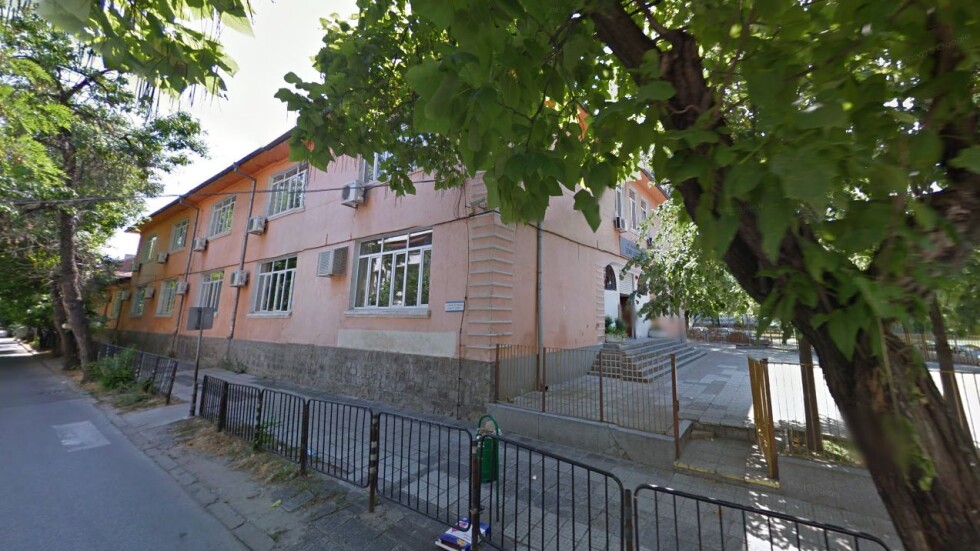 Родители в Пловдив се вдигнаха в защита на училище