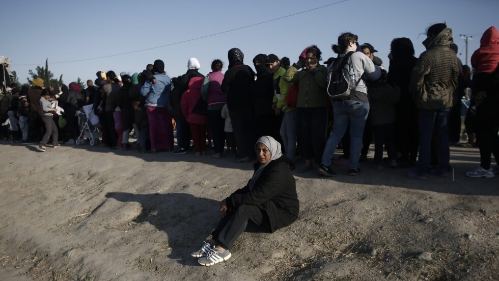 Над 2000 мигранти вече са изселени от Идомени