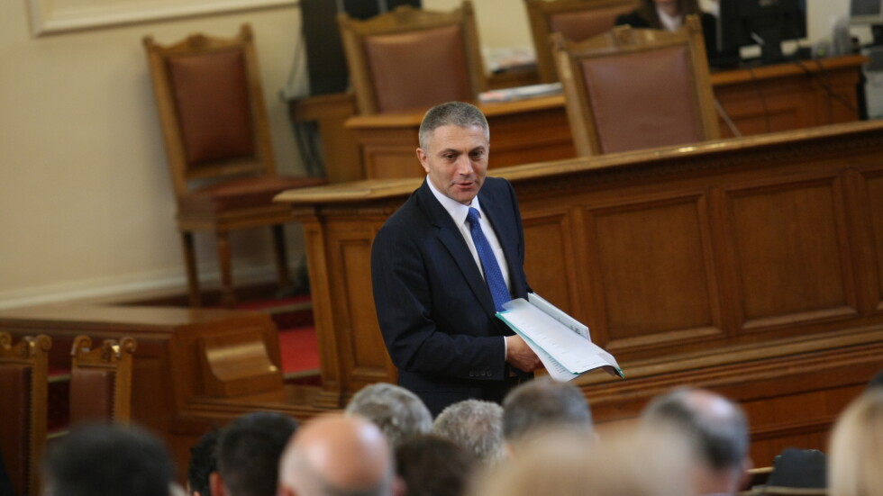 Мустафа Карадайъ: Полагаме усилия да има изход от политическата криза в България