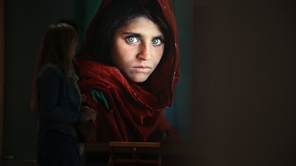"Афганистанското момиче" на Стийв Маккъри е арестувано в Пакистан