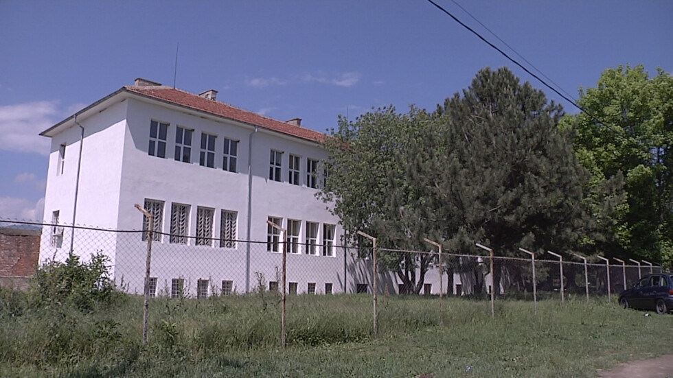 В село Драгоданово не вярват, че ще закрият местния интернат