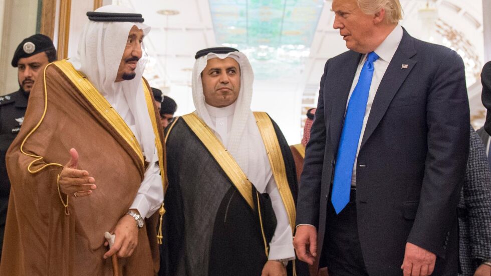 Доналд Тръмп сключи със Саудитска Арабия оръжейна сделка за милиарди 