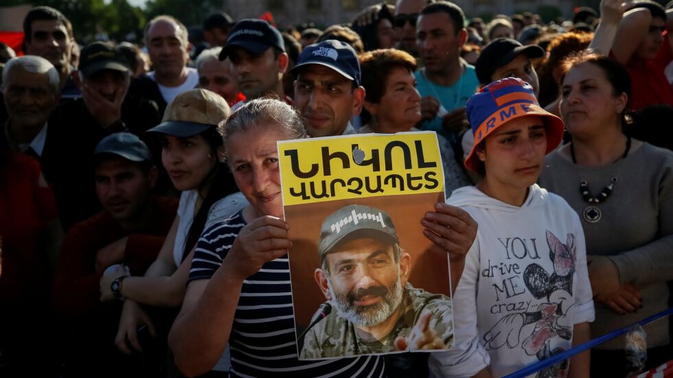 Арменската опозиция събра огромен митинг в Ереван
