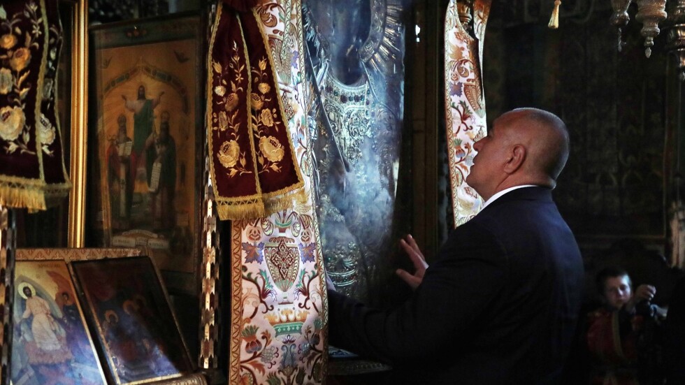 Бойко Борисов присъства на литийно шествие в манастира „Св. вмч. Георги Зограф” в Атон