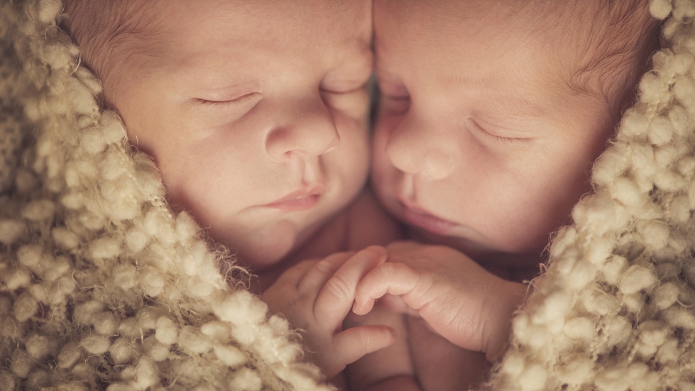 Близнаци се родиха в различни десетилетия