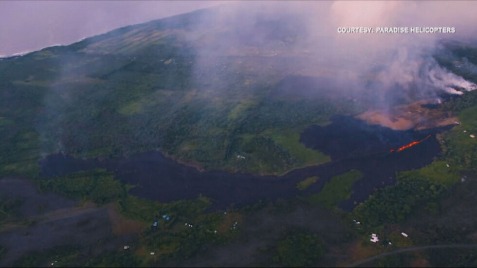Вулканът Килауеа изхвърли скали с размер на микровълнова печка