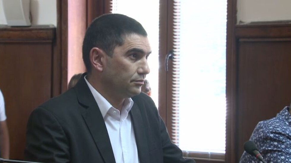 Адвокатът на Лазар Влайков: Пистолетът му не е бил прехвърлян от ръка на ръка