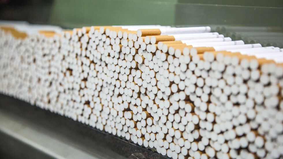 Разкрита е мрежа от 4 фабрики за нелегални цигари у нас