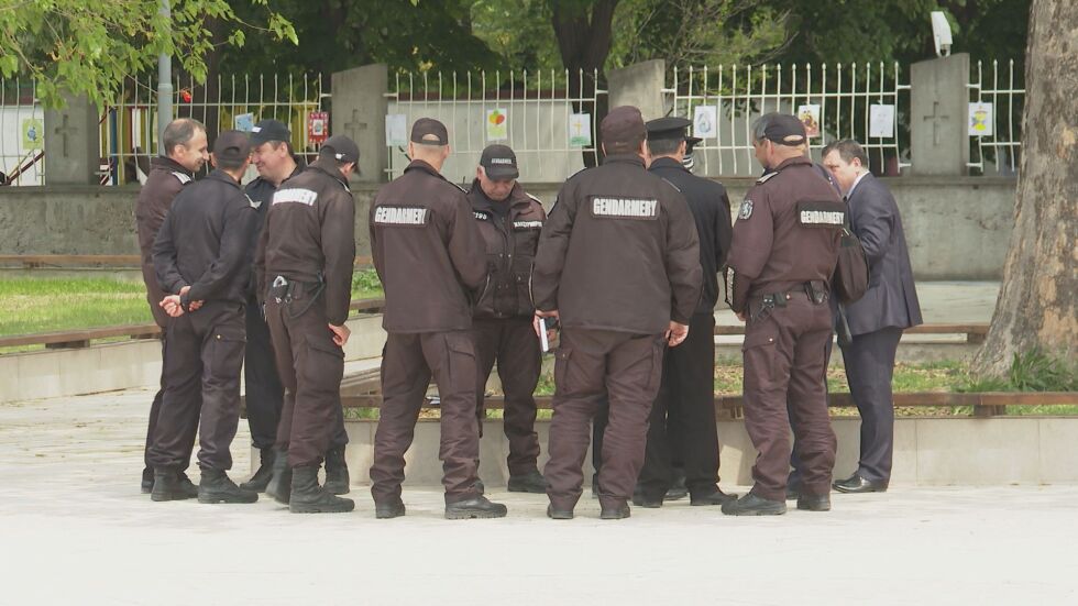 В очакване на папата: Армия от полицаи в Раковски