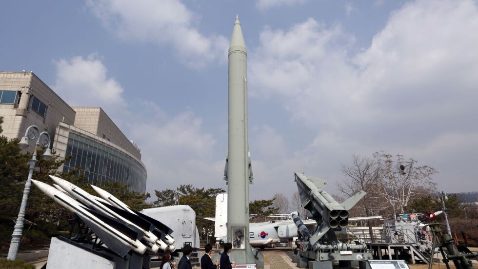 Северна Корея отново изстреля неидентифицирани ракети