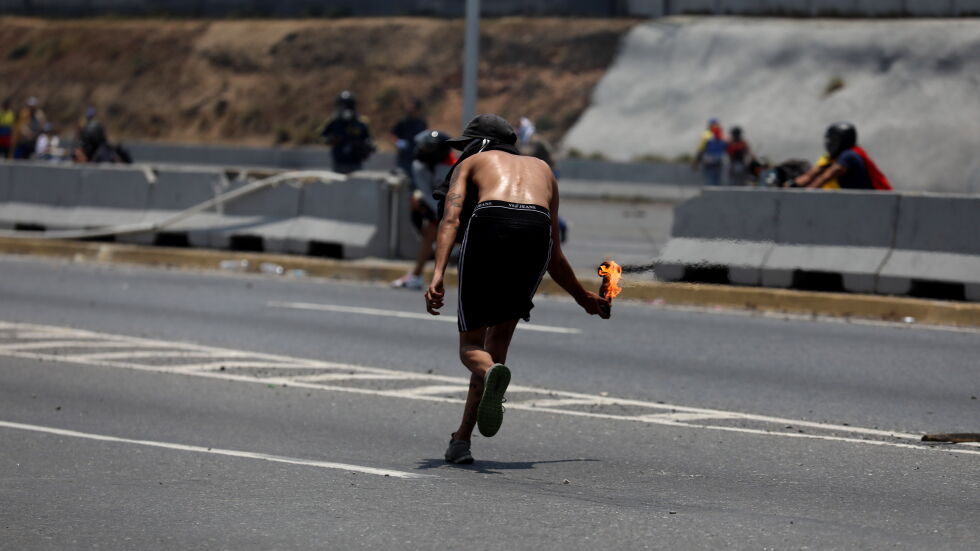 Венецуела със засилени мерки за сигурност по границата с Колумбия
