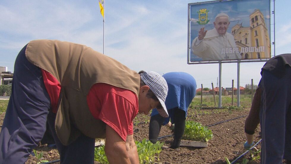 Над 30 хил. вярващи се очаква да посрещнат папа Франциск в Раковски