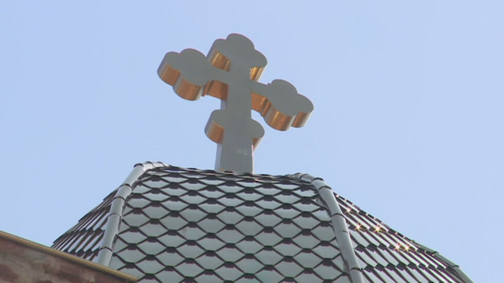  В Одрин беше осветлен новият златен купол на църквата 