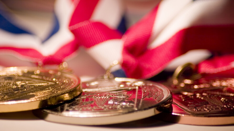 Медали за български ученици от олимпиади в Русия и Португалия