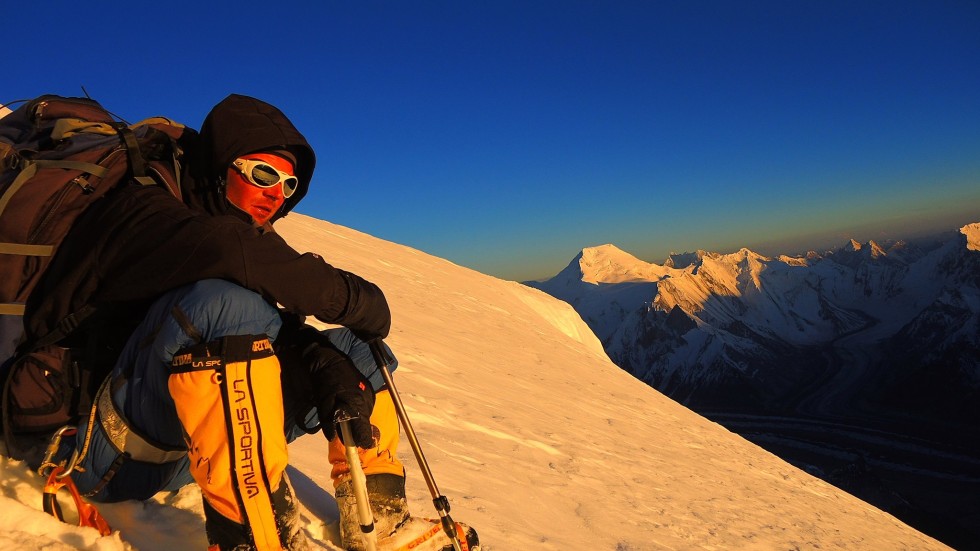 Алпинистът Иван Томов е загинал при слизането от хималайския връх Лхотце