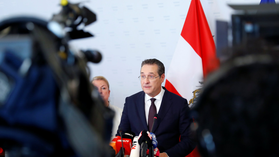 След корупционния скандал: Хайнц-Кристиан Щрахе може да стане евродепутат