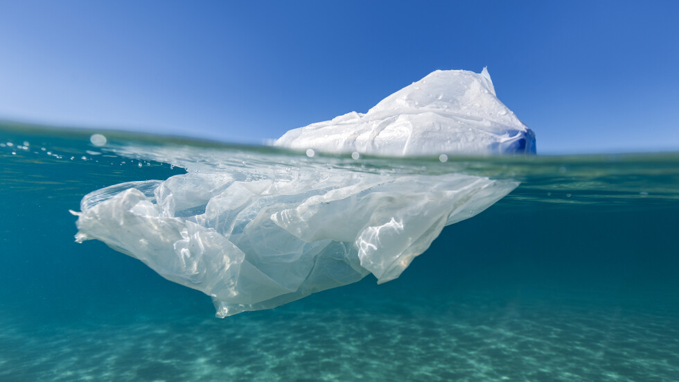Експерти предупреждават: 1,3 млрд. тона пластмаса ще попаднат в природата до 2040 г.