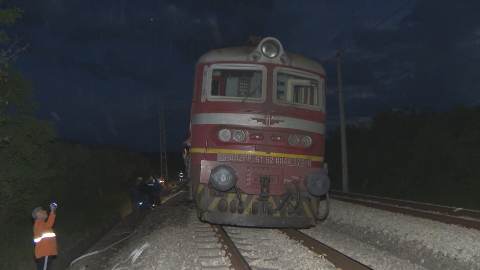 Изясняват причината за пожара в локомотива на влака София-Горна Оряховица
