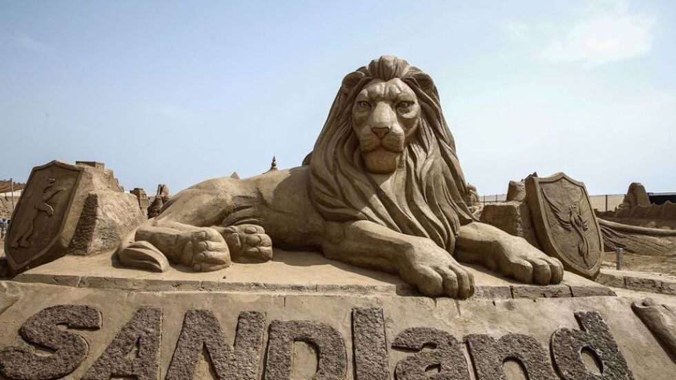 200 скулптури от 10 000 т пясък на Фестивала на пясъчните фигури в Анталия (СНИМКИ)