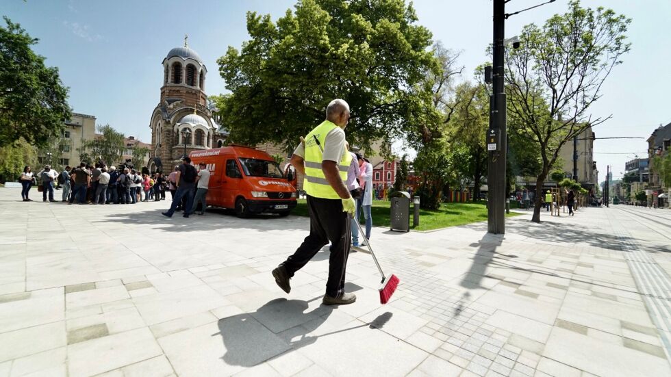 Столична община инспектира ремонта на „Граф Игнатиев” и площад „Славейков”