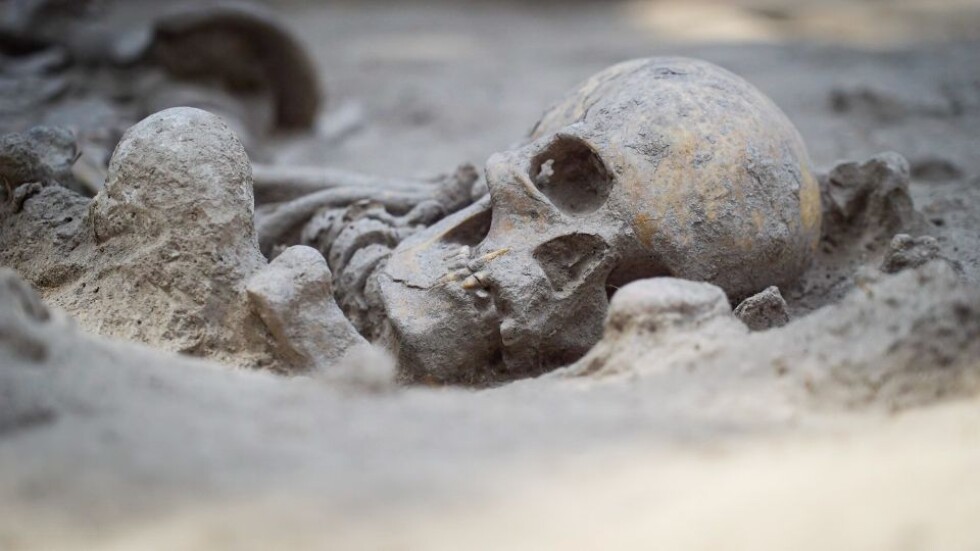 Проучват точната възраст и пола на хилядолетния скелет, намерен в „Слатина”