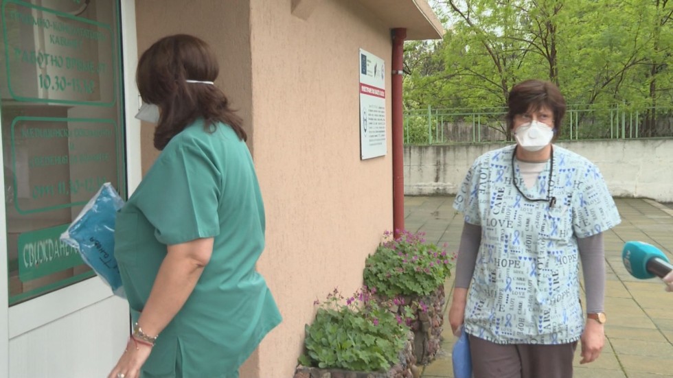 Стабилно е състоянието на заразените с COVID-19 медици в Сливен