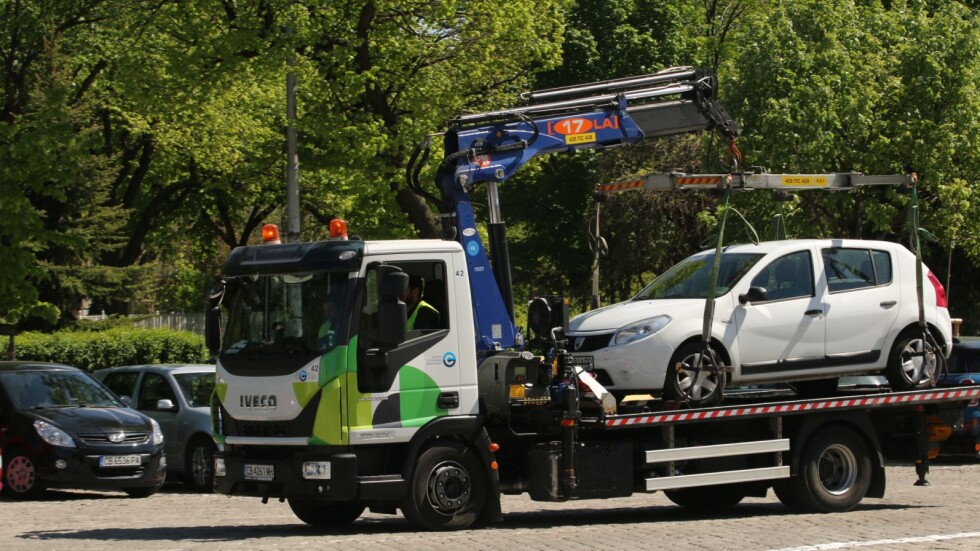 Нов вид измама в София: Фалшиви обаждания за вдигане на кола от „паяк“