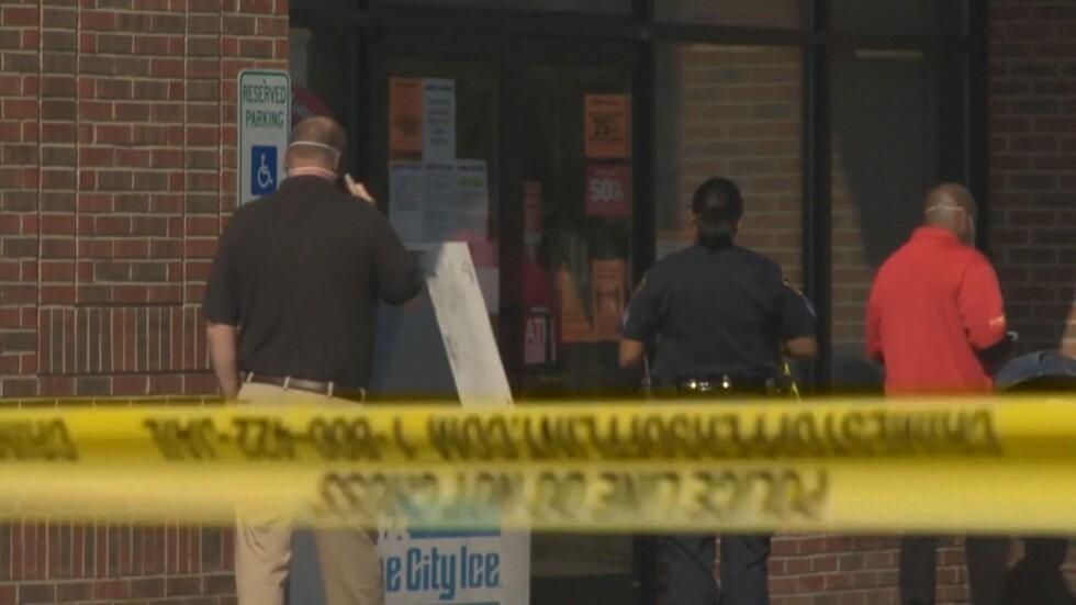 Застреляха охранител, защото не допуснал жена без маска в магазин в САЩ